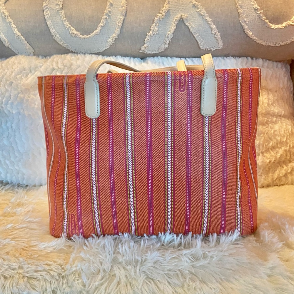 Large PVC Tote - Picture 2 of 9